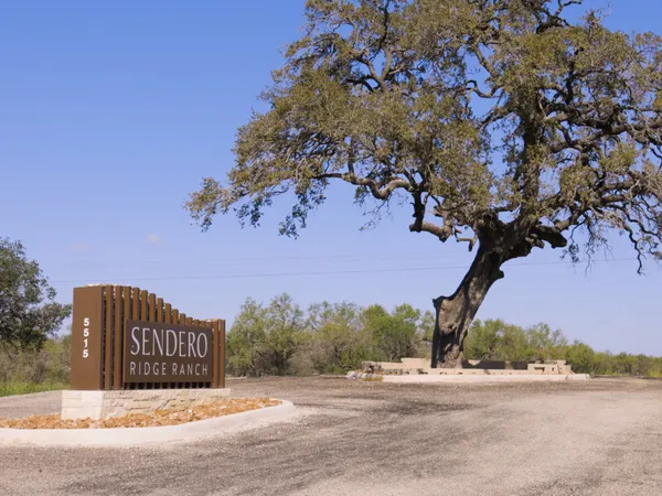 $95,000 | 125 Cr 2644 Moore Tx 78057, Devine, TX 78016