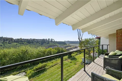 $2,495,000 | 659 Vista Bonita, Newport Beach, CA 92660