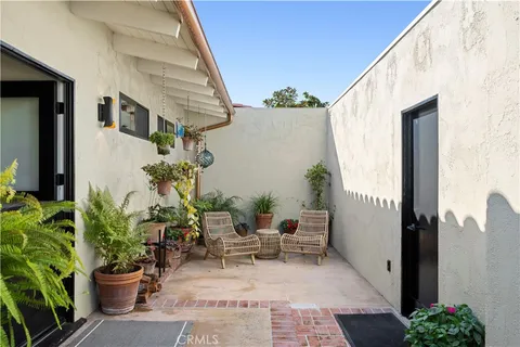 $2,495,000 | 659 Vista Bonita, Newport Beach, CA 92660