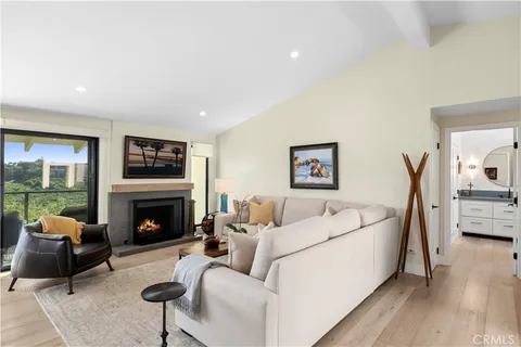 $2,495,000 | 659 Vista Bonita, Newport Beach, CA 92660