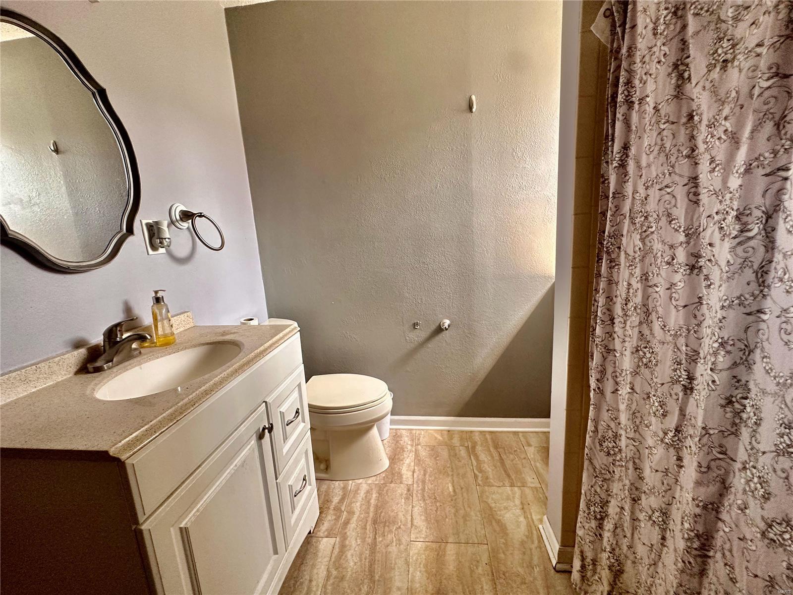3433 Douglas Road Florissant, MO 63034 - Photo 13 of 45 Gallery Image 13
