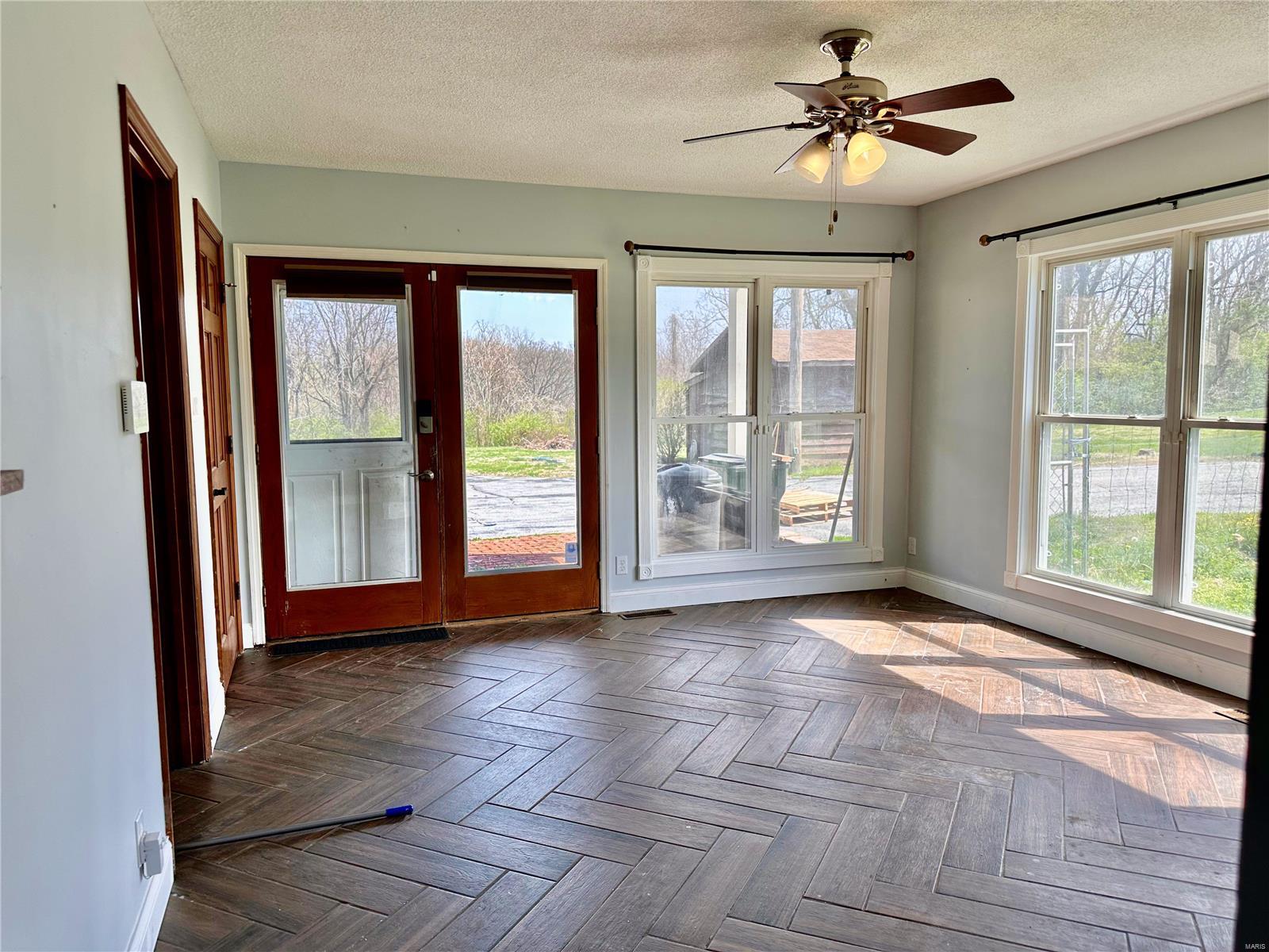 3433 Douglas Road Florissant, MO 63034 - Photo 16 of 45 Gallery Image 16