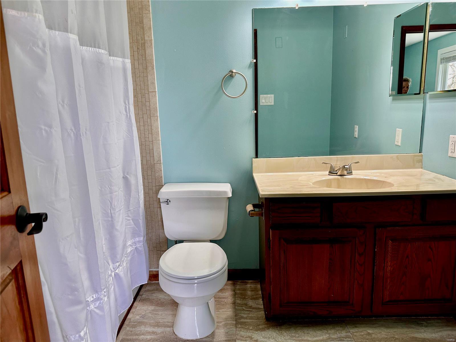 3433 Douglas Road Florissant, MO 63034 - Photo 23 of 45 Gallery Image 23