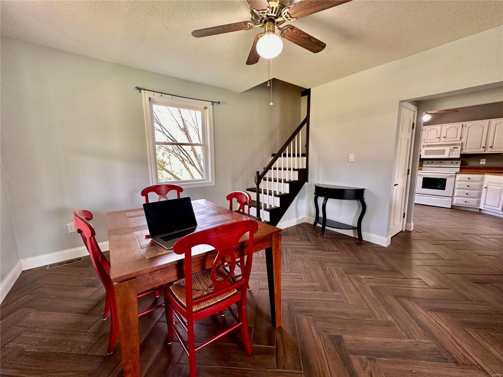 3433 Douglas Road Florissant, MO 63034 - Photo 5 of 45 Gallery Image 5