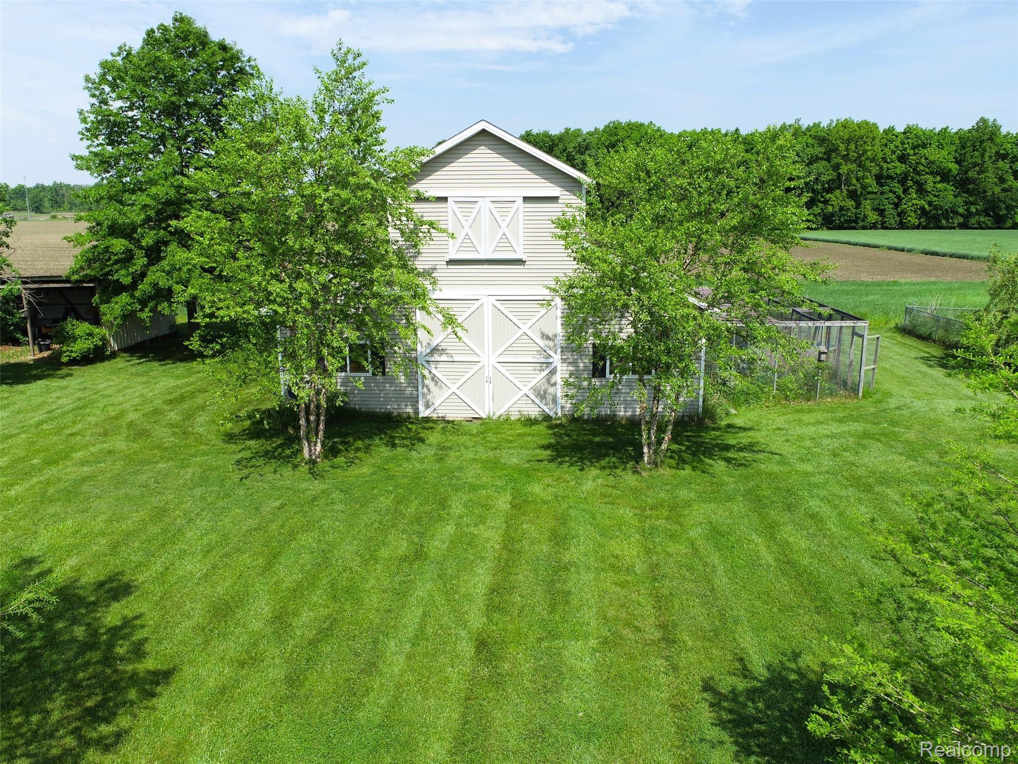 13133 Hull Road Monroe, MI 48161 - Photo 11 of 42 hull front of barn pic.jpg