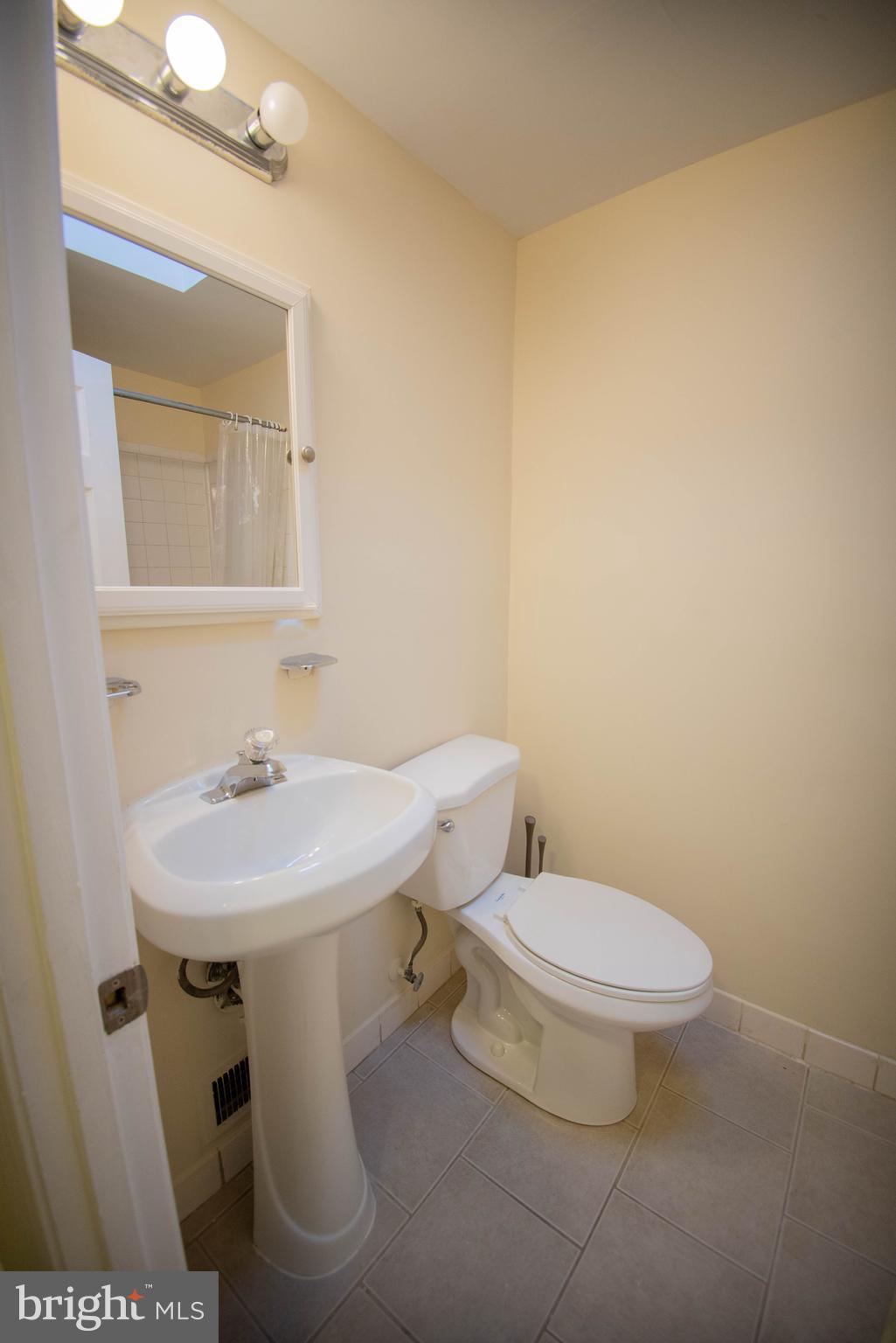 7471 Rabon Avenue Baltimore, MD 21222 - Photo 14 of 35