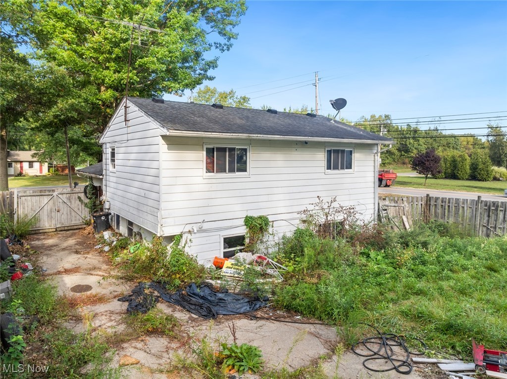 4875 Lear Nagle Road North Ridgeville, OH 44039 - Photo 8 of 16