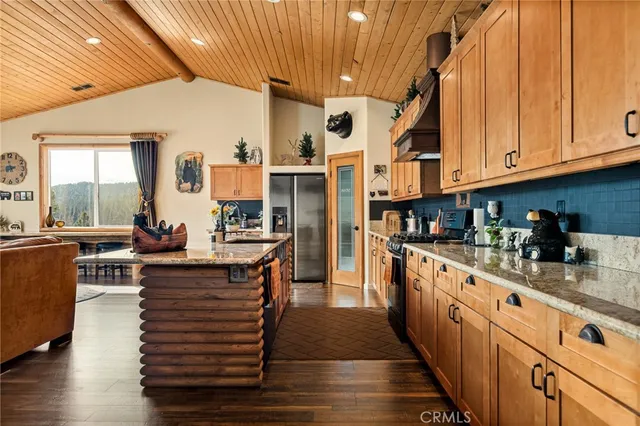 $995,000 | 806 Brentwood Drive, Lake Arrowhead, CA 92352