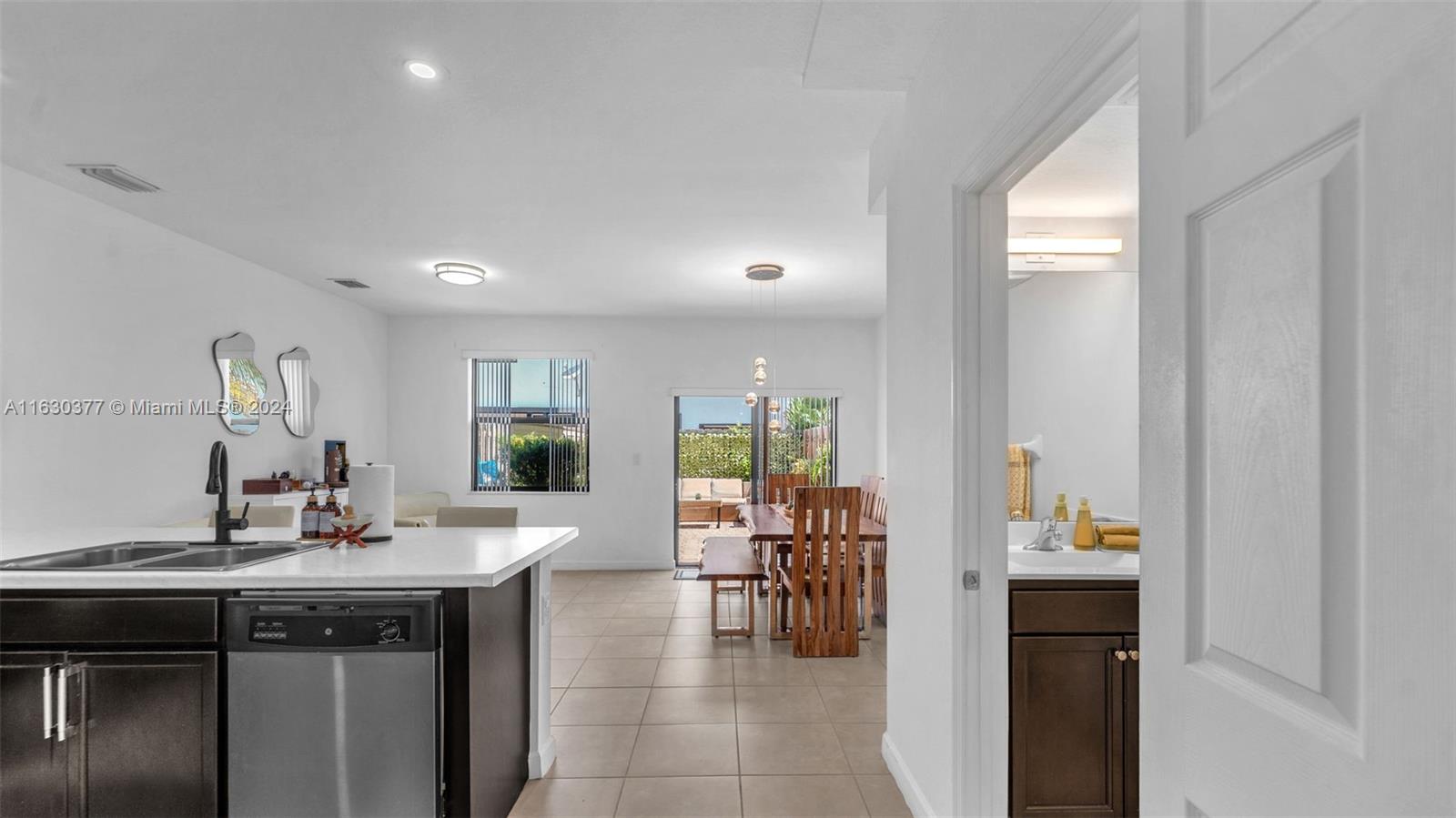 11529 Southwest 250th Street Homestead, FL 33032 - Photo 10 of 48 Gallery Image 10