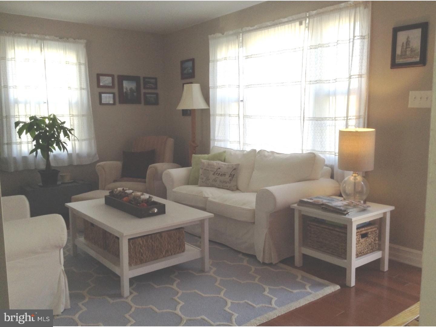 63 Shepherd Road Cherry Hill, NJ 08034 - Photo 3 of 20 Living Room