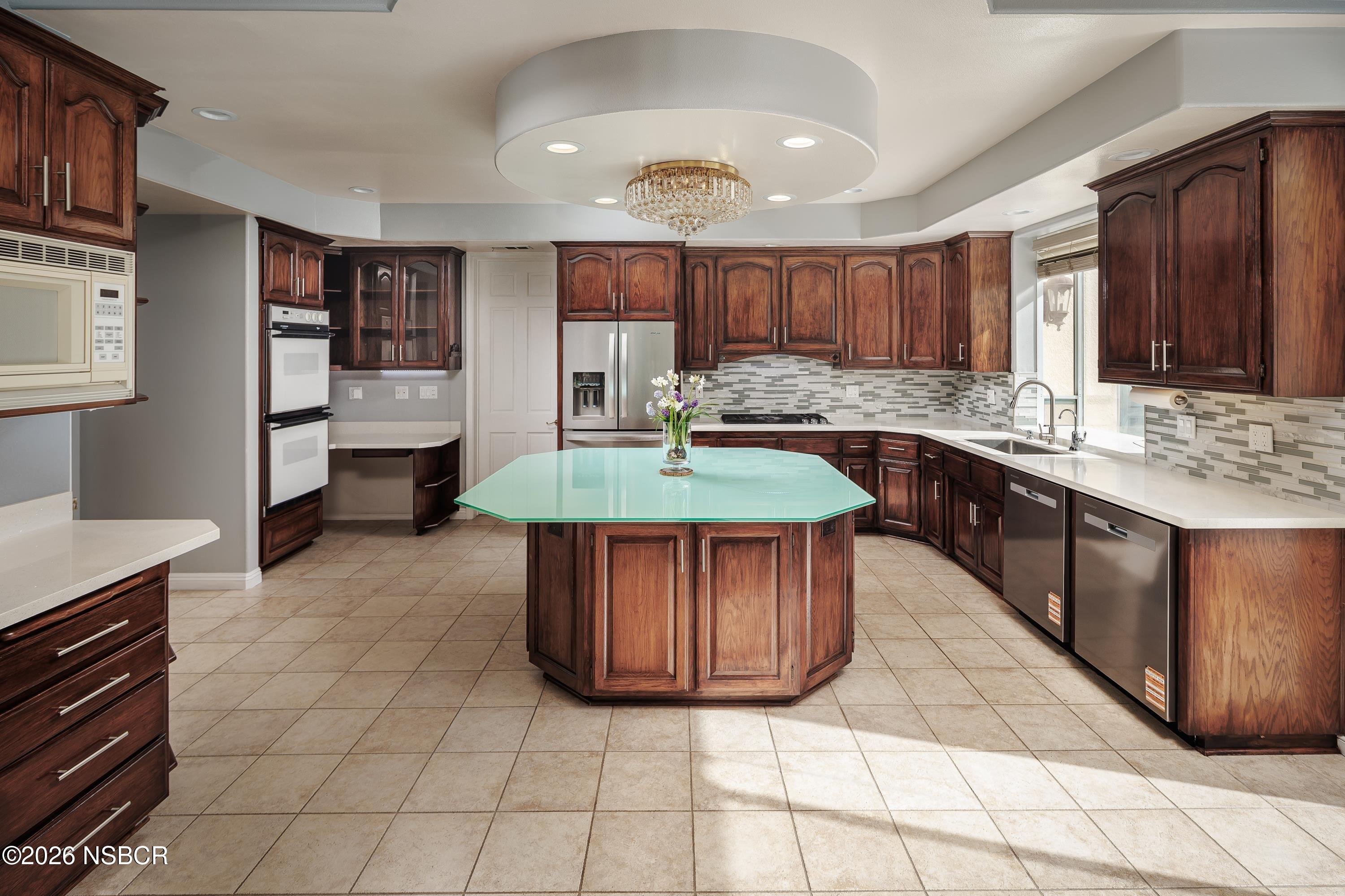 2655 Adobe Falls Road Lompoc, CA 93436 - Photo 21 of 52 21-Kitchen