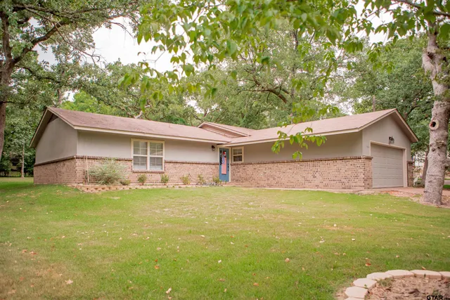 $1,975 | 406 Hide A Way Lane East, Hideaway, TX 75771