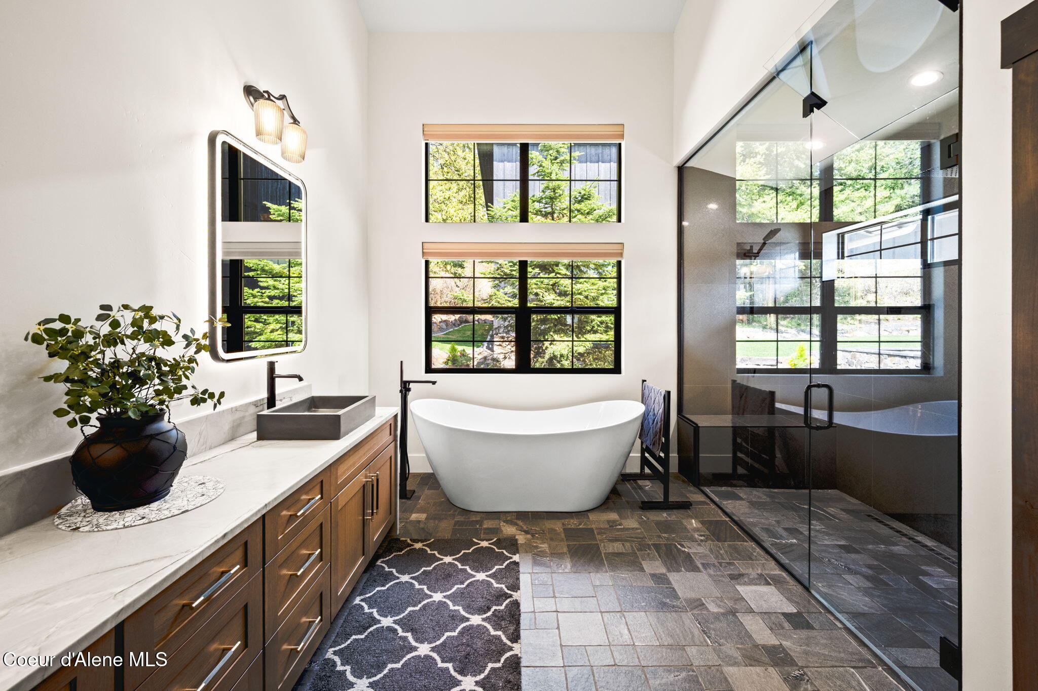 6799 East Shiras Road Coeur D'Alene, ID 83814 - Photo 38 of 98 Master Bathroom