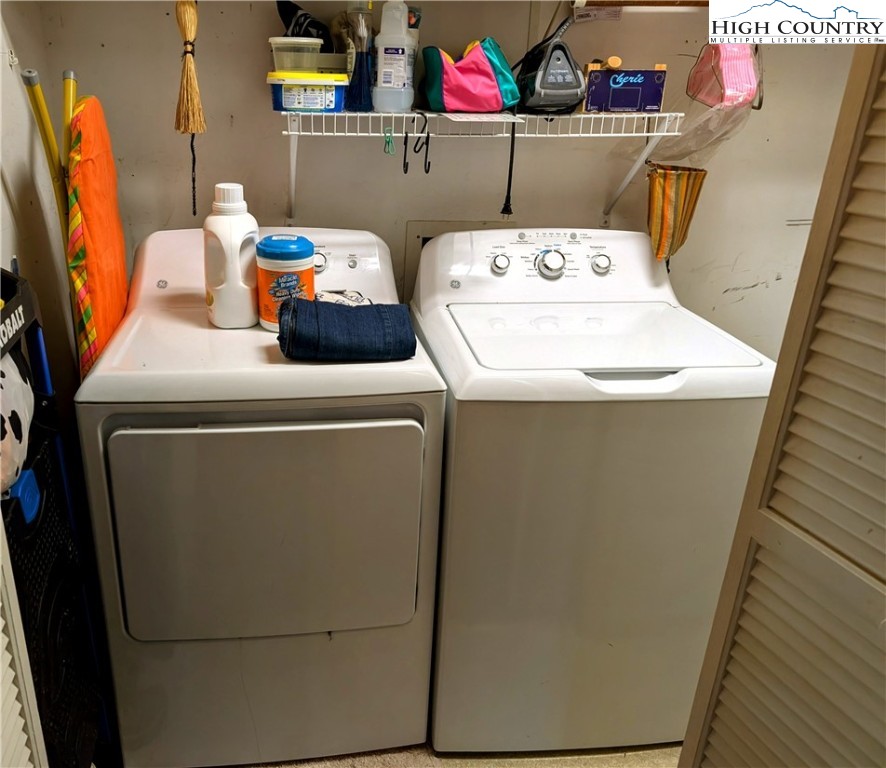 247 Old Bristol Road Boone, NC 28607 - Photo 5 of 5 a utility room with dryer and washer