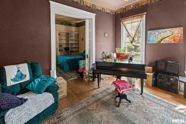 $230,000 | 404 West Broadway, Centralia, IL 62801