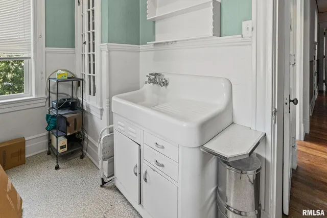 $230,000 | 404 West Broadway, Centralia, IL 62801