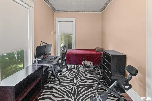 $230,000 | 404 West Broadway, Centralia, IL 62801