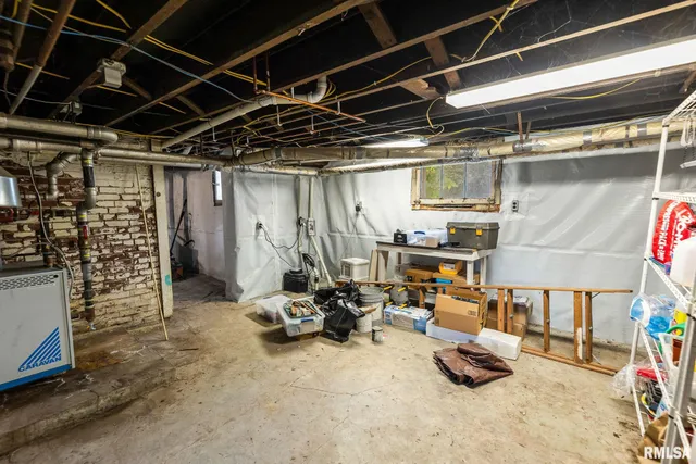 $230,000 | 404 West Broadway, Centralia, IL 62801