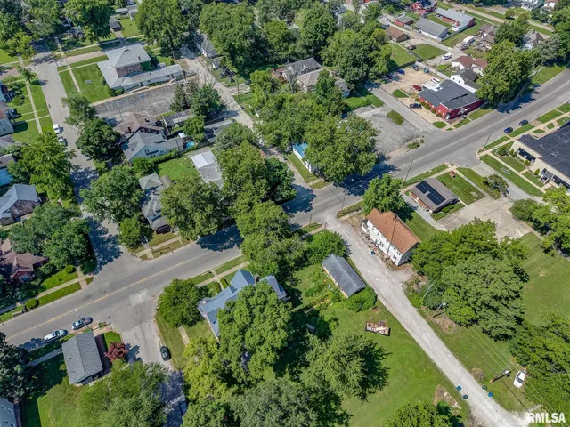 $230,000 | 404 West Broadway, Centralia, IL 62801