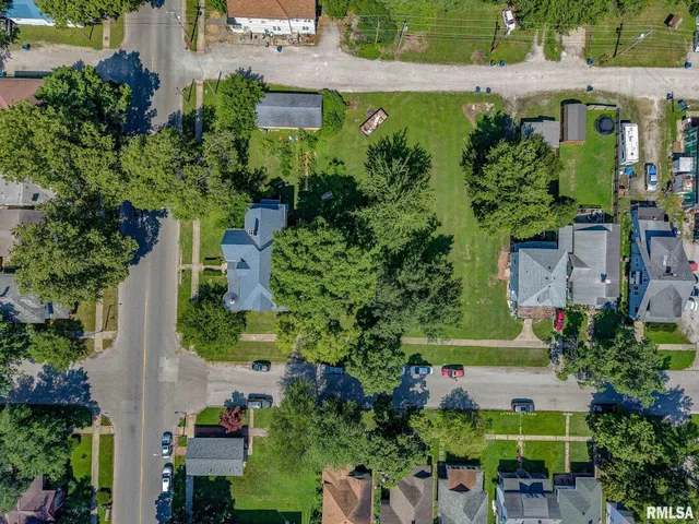 $230,000 | 404 West Broadway, Centralia, IL 62801