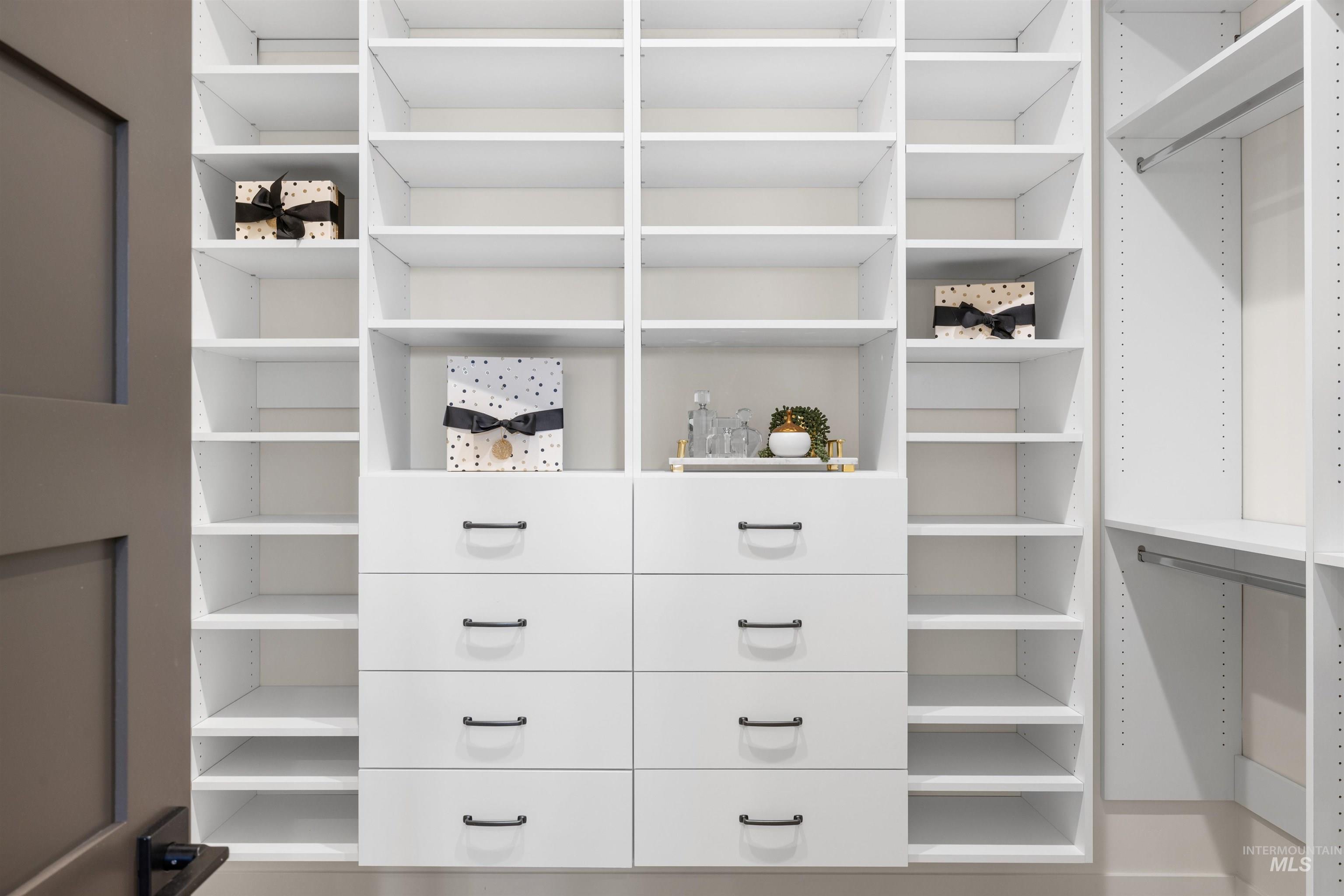 25403 Bur Oak Place Caldwell, ID 83607 - Photo 26 of 46 View of walk in closet