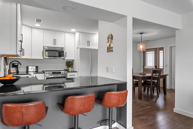 $274,900 | 933 Spring Court, Newburg, WI 53095