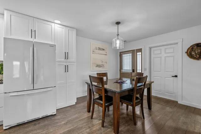 $274,900 | 933 Spring Court, Newburg, WI 53095