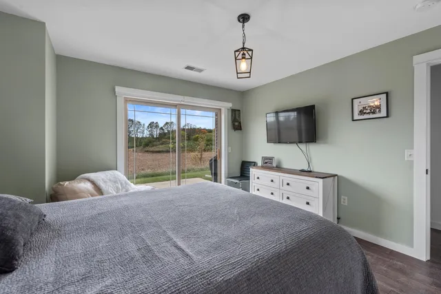 $274,900 | 933 Spring Court, Newburg, WI 53095