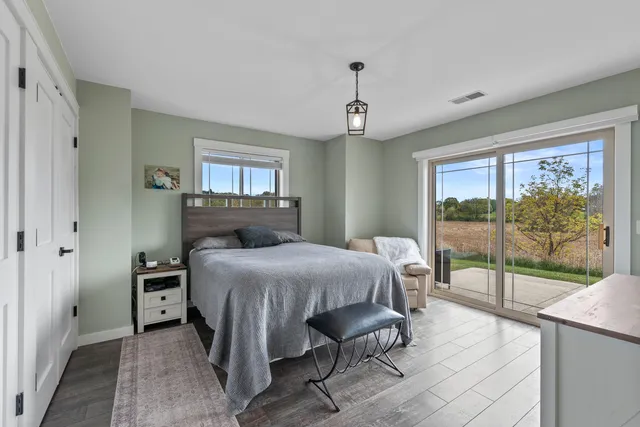 $274,900 | 933 Spring Court, Newburg, WI 53095