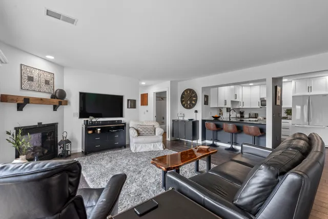 $274,900 | 933 Spring Court, Newburg, WI 53095