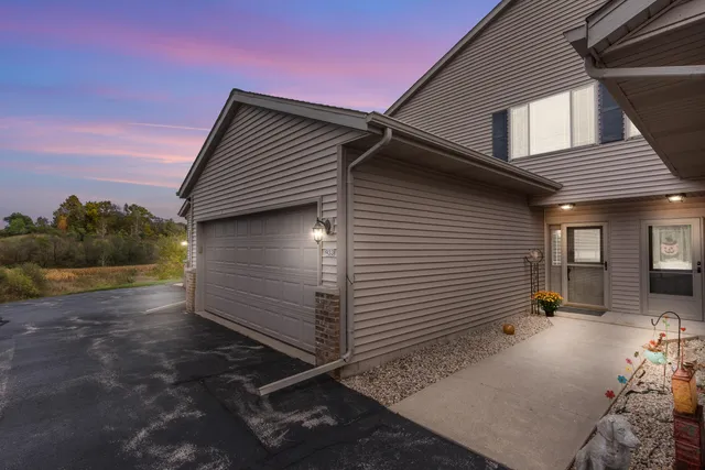 $274,900 | 933 Spring Court, Newburg, WI 53095