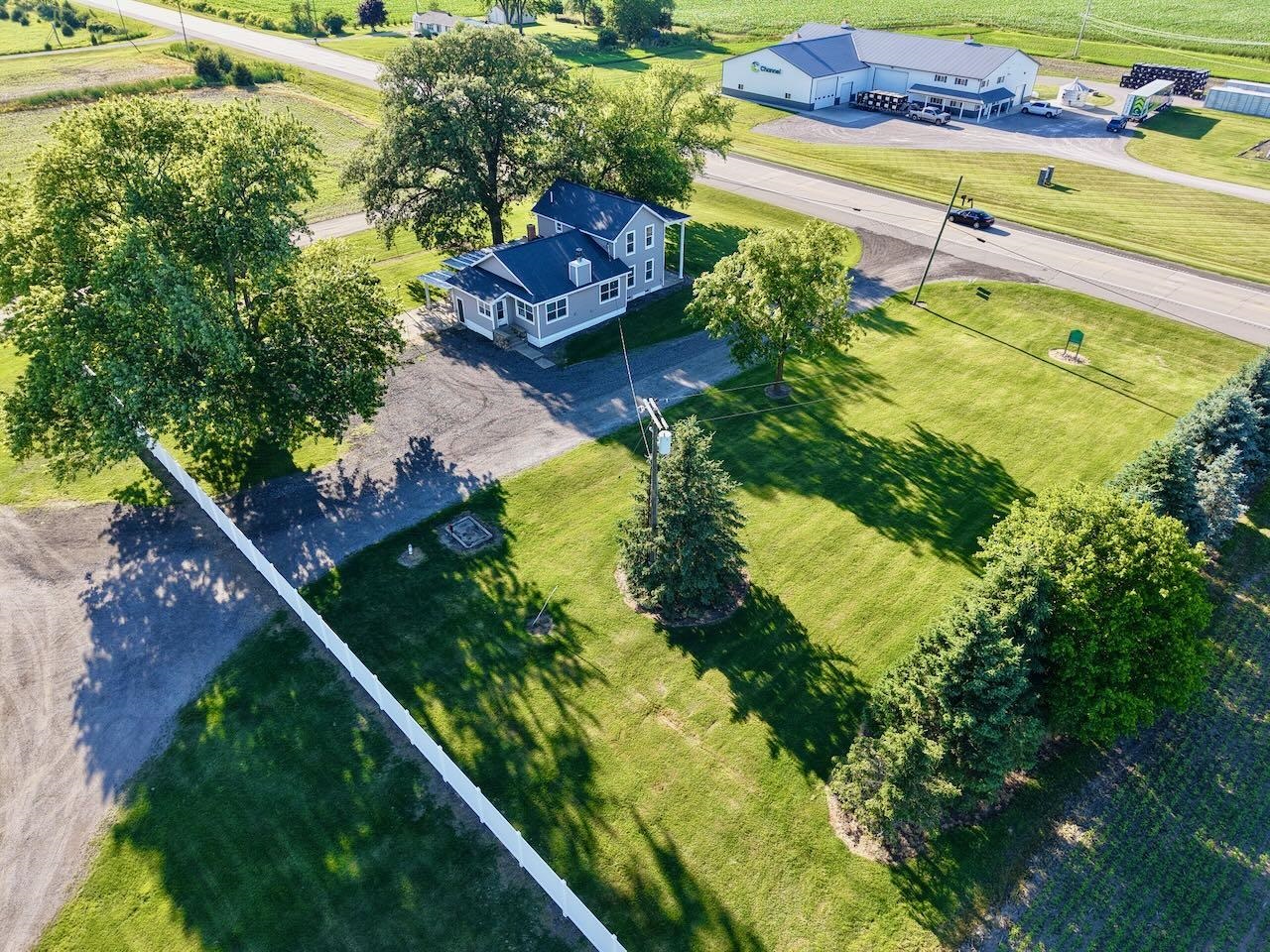 5577 Peet Road Chesaning, MI 48616 - Photo 8 of 42