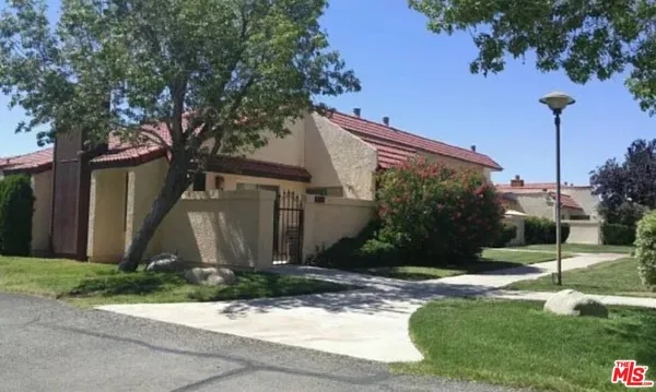 $320,000 | 2114 El Domingo Circle, Unit 8, Lancaster, CA 93536