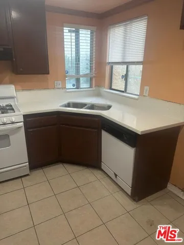 $320,000 | 2114 El Domingo Circle, Unit 8, Lancaster, CA 93536