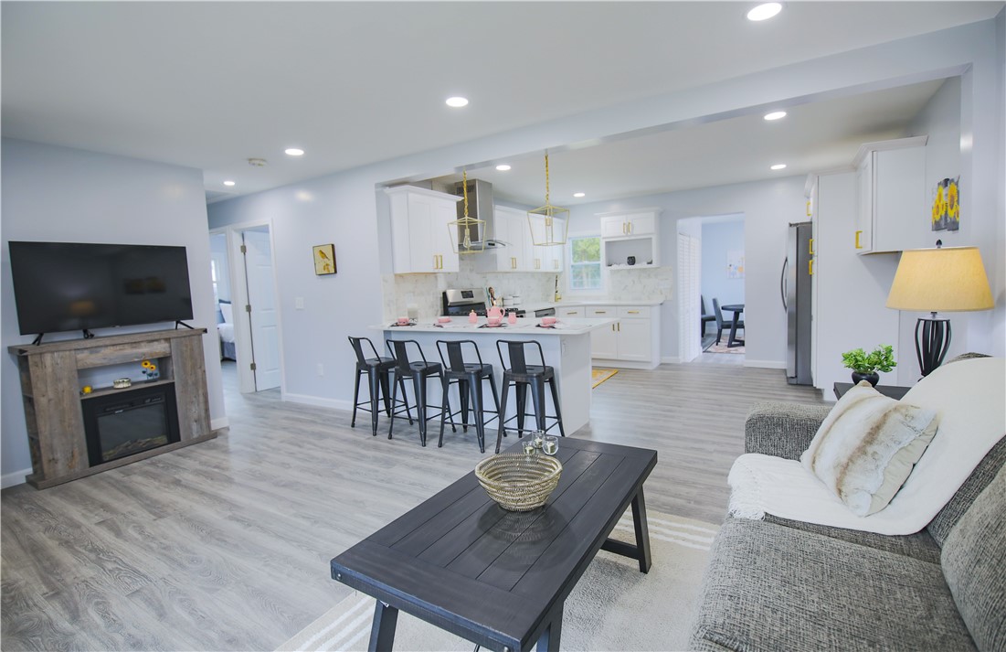 1 Douglas Circle Smithfield, RI 02828 - Photo 4 of 28