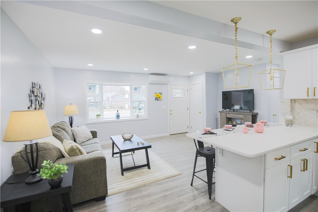 1 Douglas Circle Smithfield, RI 02828 - Photo 5 of 28