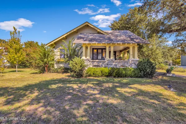 $1,200,000 | 119 Washington Street, Bay St. Louis, MS 39520