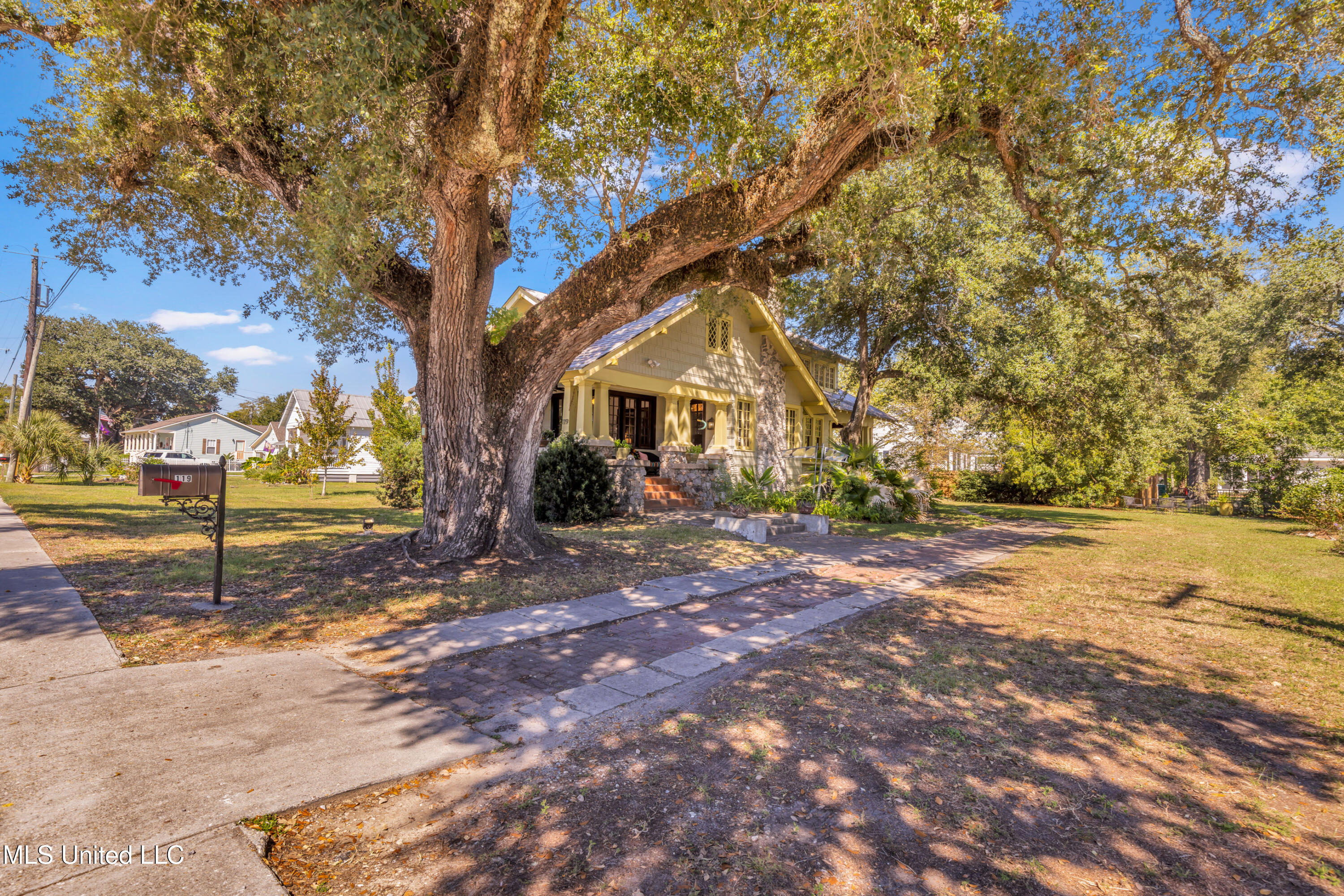119 Washington Street Bay St. Louis, MS 39520 - Photo 3 of 47 119WashingtonSt-3