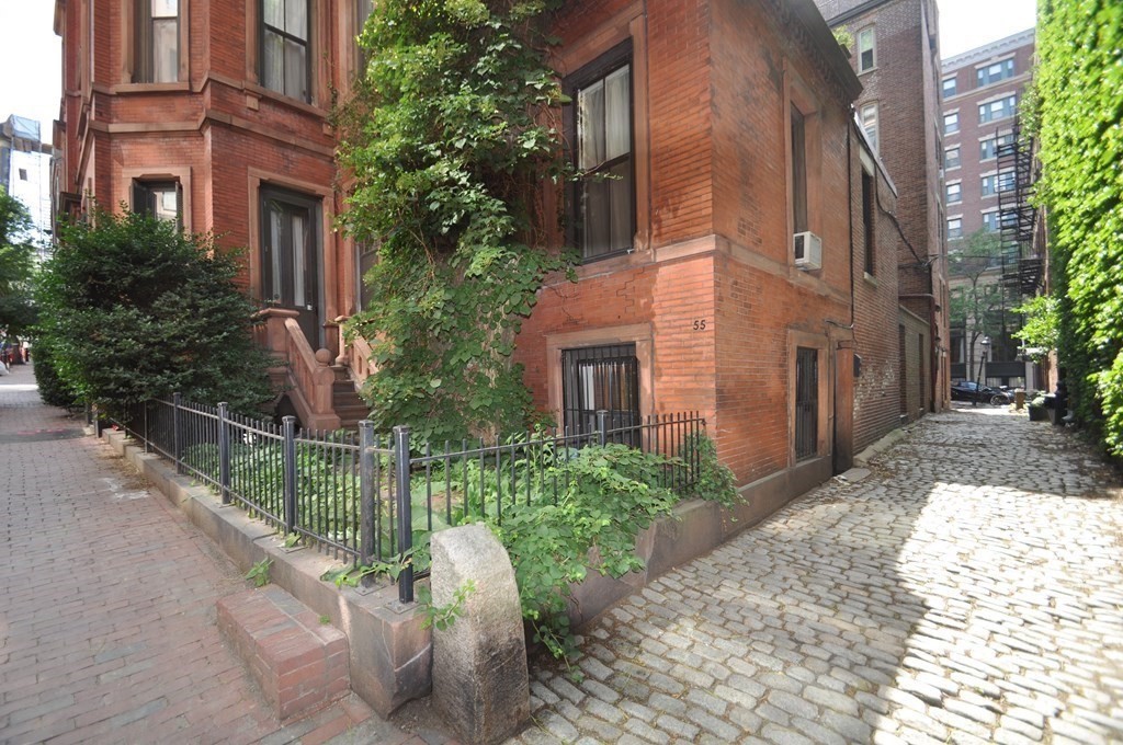 57 Hancock Street Boston, MA 02114 - Photo 3 of 11