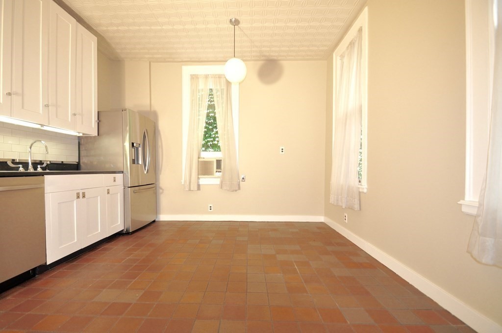 57 Hancock Street Boston, MA 02114 - Photo 7 of 11