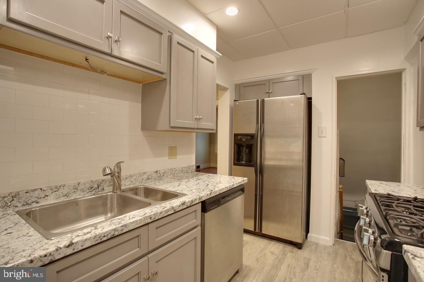 420 Sunset Road West Reading, PA 19611 - Photo 4 of 8