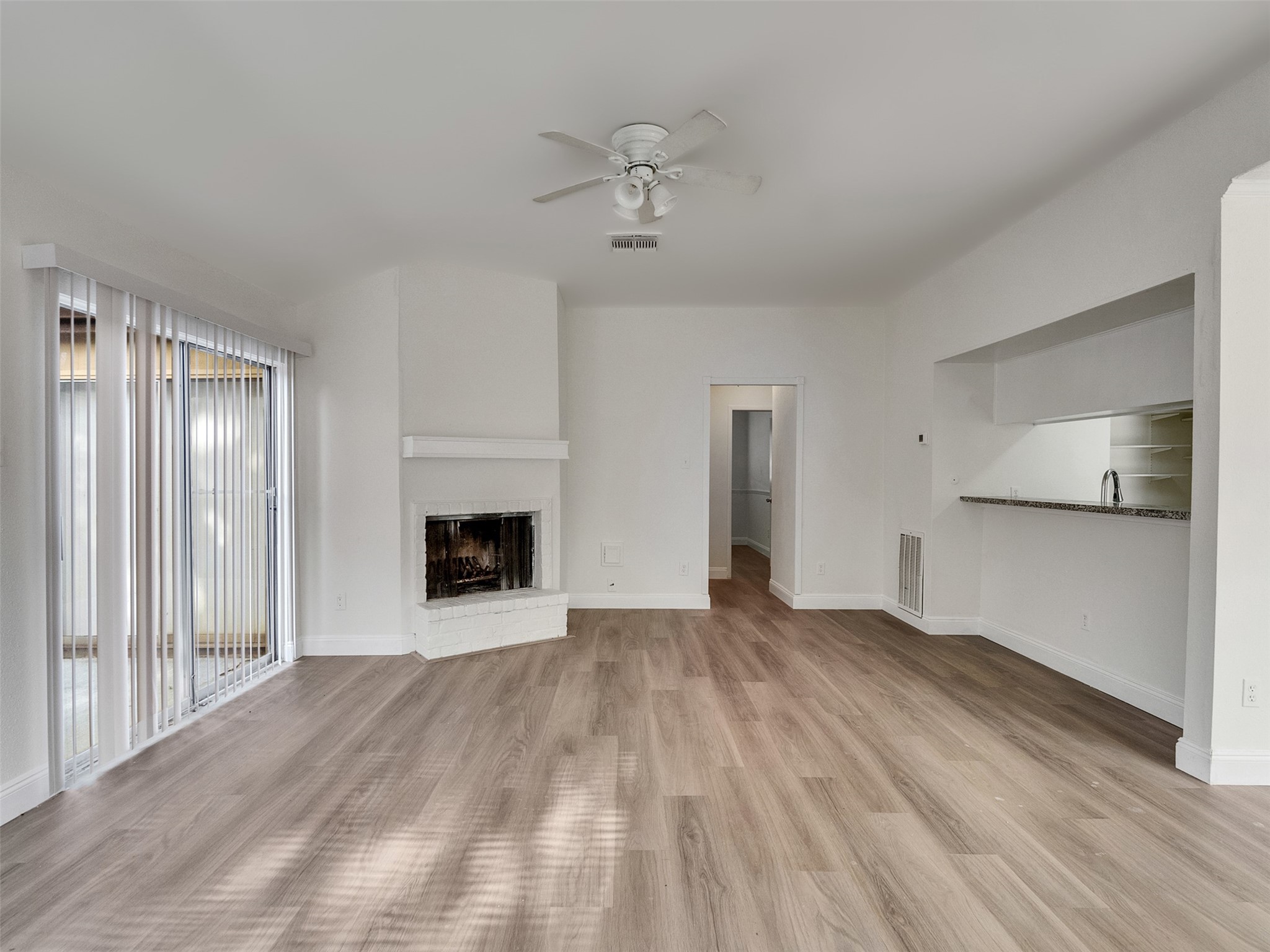 1912 Tremont Court Rosenberg, TX 77471 - Photo 4 of 28