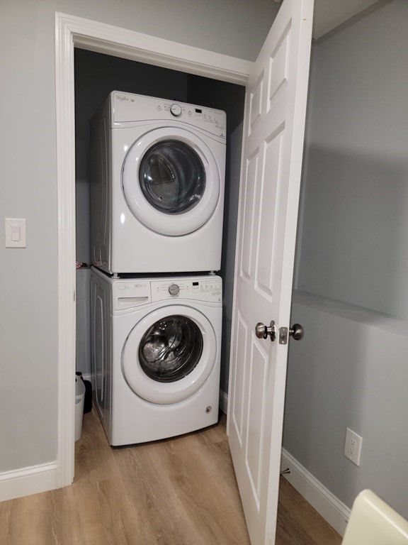66 Vincent Circle Worcester, MA 01604 - Photo 39 of 40 a utility room with sink dryer and washer