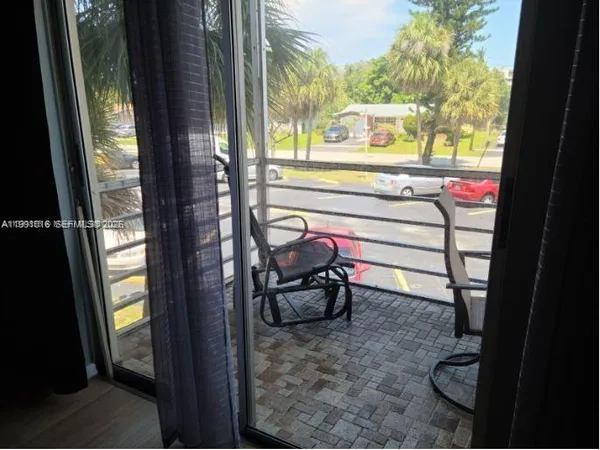 $1,650 | 2061 Northwest 47th Terrace, Unit 205, Lauderhill, FL 33313