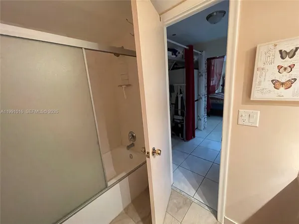 $1,650 | 2061 Northwest 47th Terrace, Unit 205, Lauderhill, FL 33313