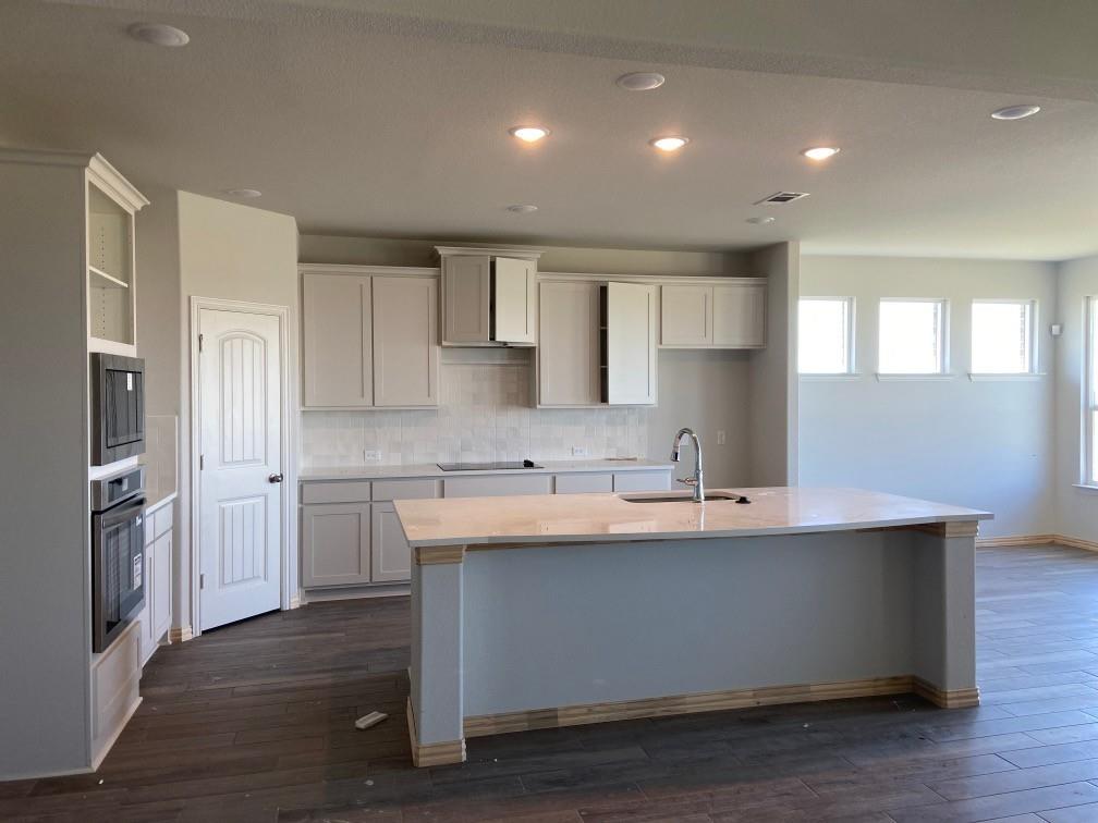 810 County Road 200 Valley View, TX 76272 - Photo 4 of 21