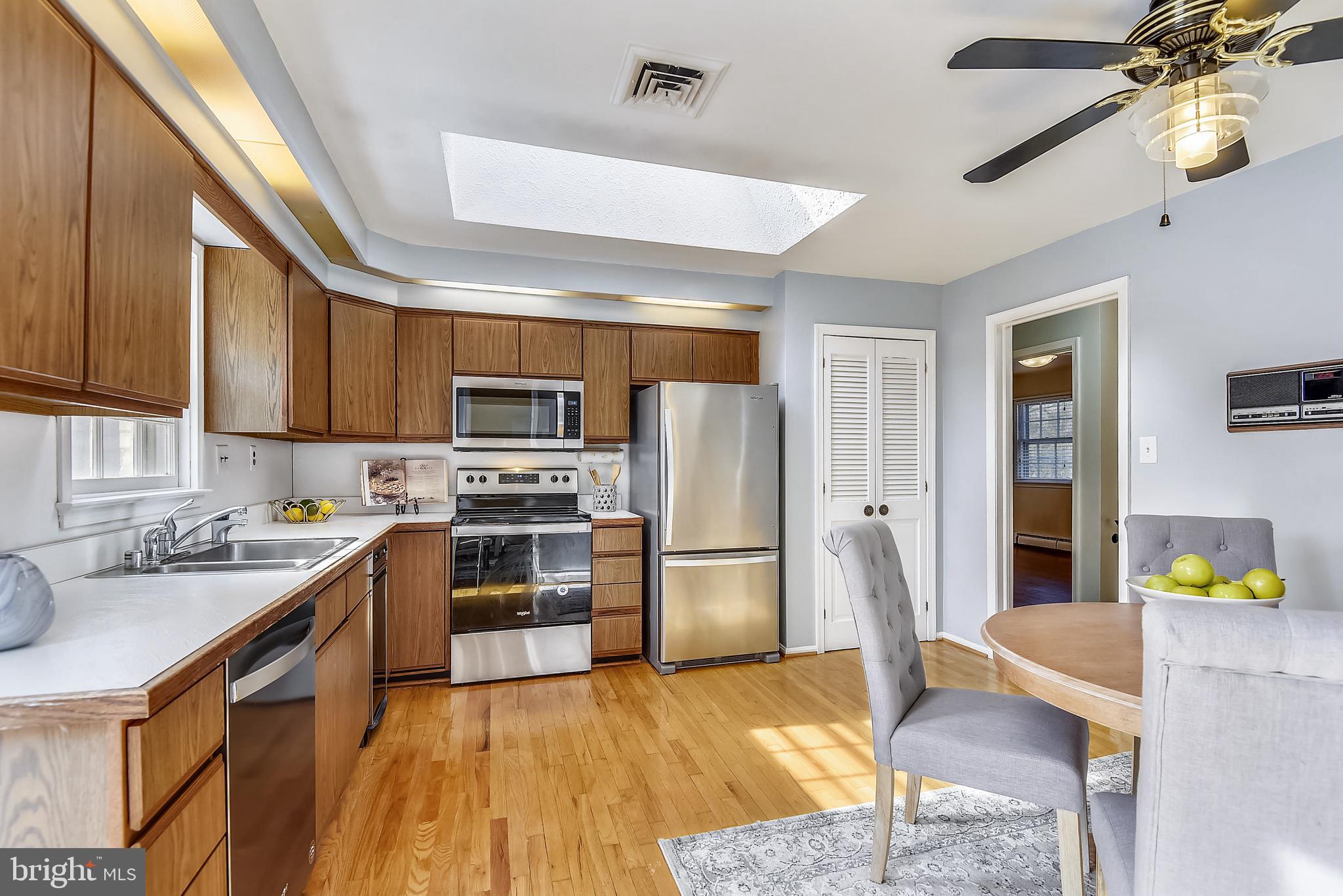 9925 Coach Road Vienna, VA 22181 - Photo 11 of 45 Kitchen
