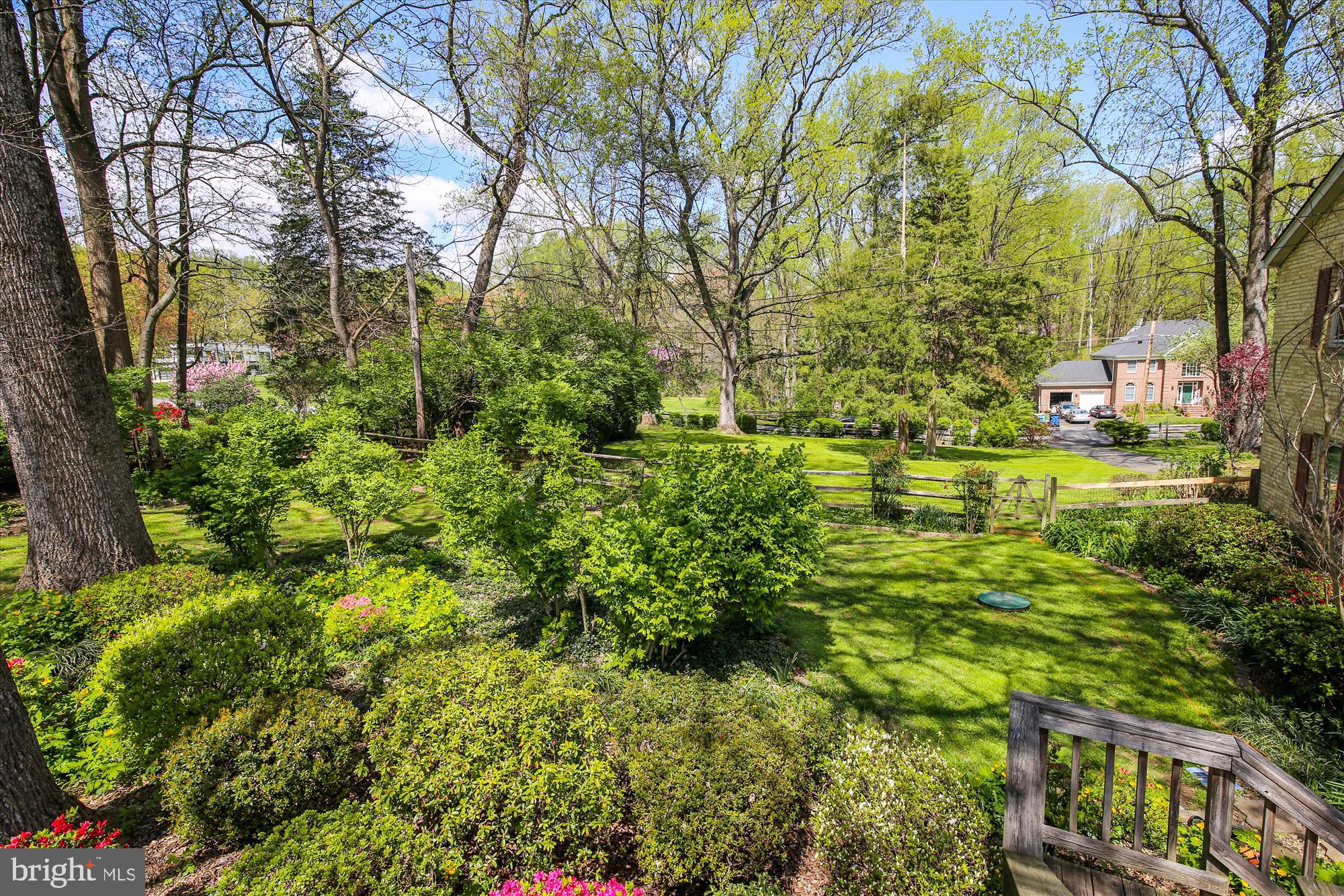 9925 Coach Road Vienna, VA 22181 - Photo 24 of 45 Side Yard