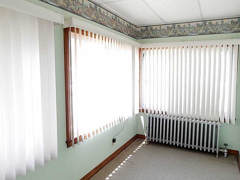 30 Opper Avenue Warwick, RI 02889 - Photo 10 of 15 Den/Family/Great Room.