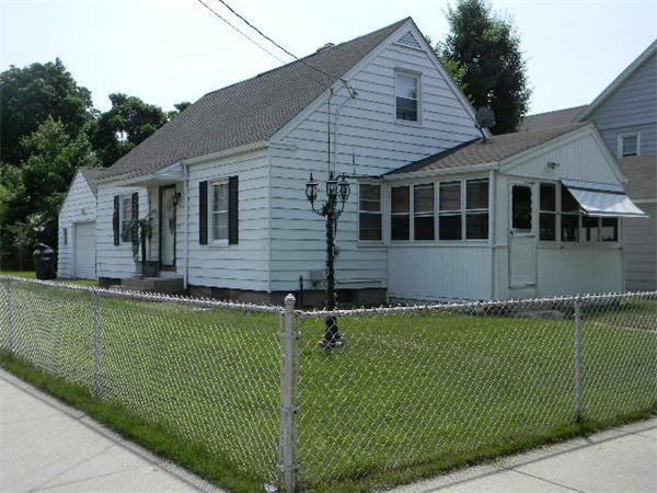 104 Parkside Street Springfield, MA 01104 - Photo 2 of 29